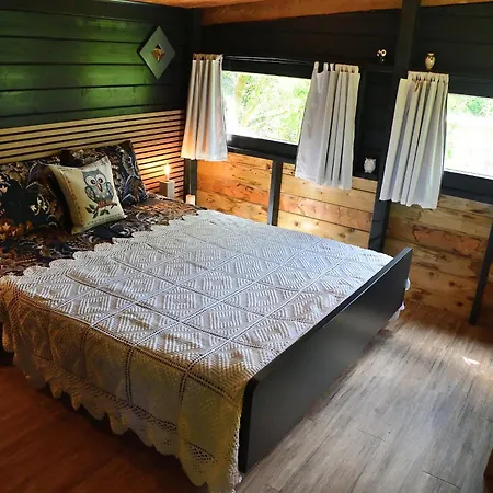 Du Hibou Bed & Breakfast 3*